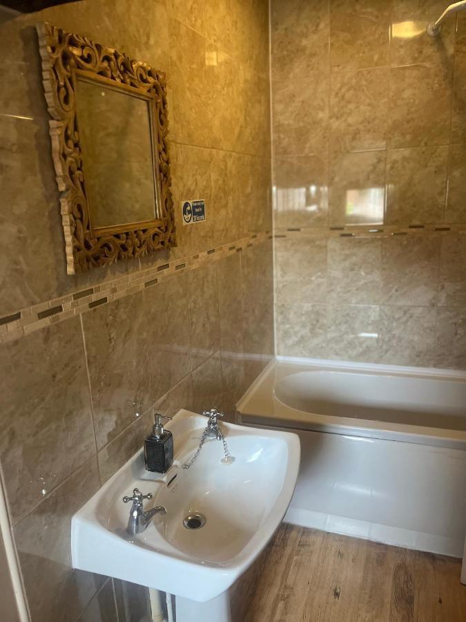 Villa Bianca B&B Penrith Bagian luar foto